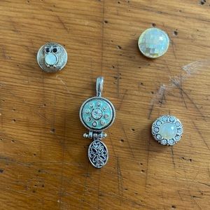 Pendant with magnetic interchangeable designs